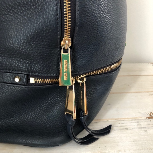 Michael Kors Rea backpack navy - Picture 3 of 8